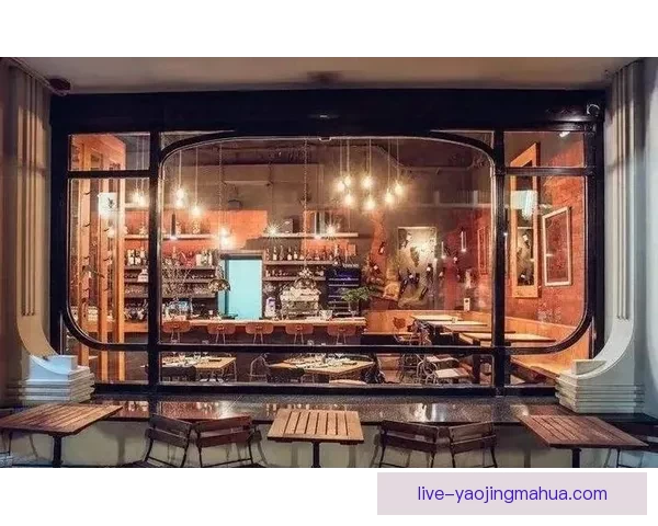 探索“好色先生网站”：不止于视觉的感官盛宴